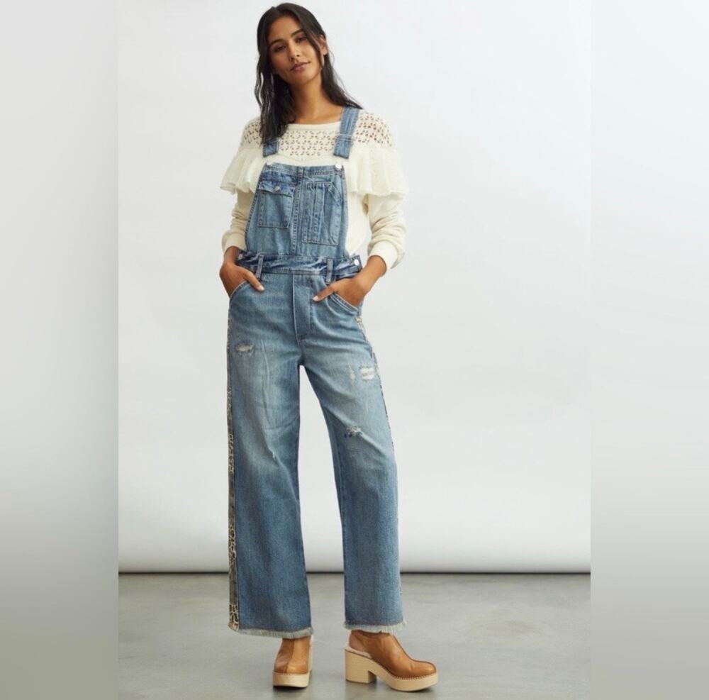 Anthropologie Denim Overalls Pilcro Jean Overalls
The Lex Distressed Size 29 NWT